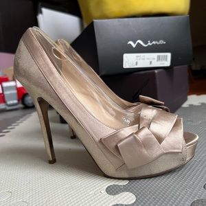 Nina Pumps Light Gold color size 8